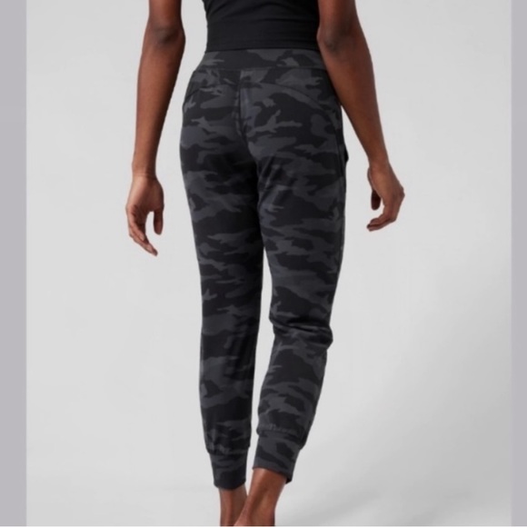 Athleta Salutation jogger small - Picture 4 of 7